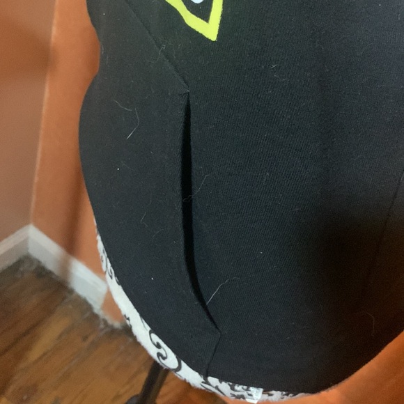 ❤️4 for 25❤️ Forever 21 sleeveless workout hoodie - Picture 4 of 5